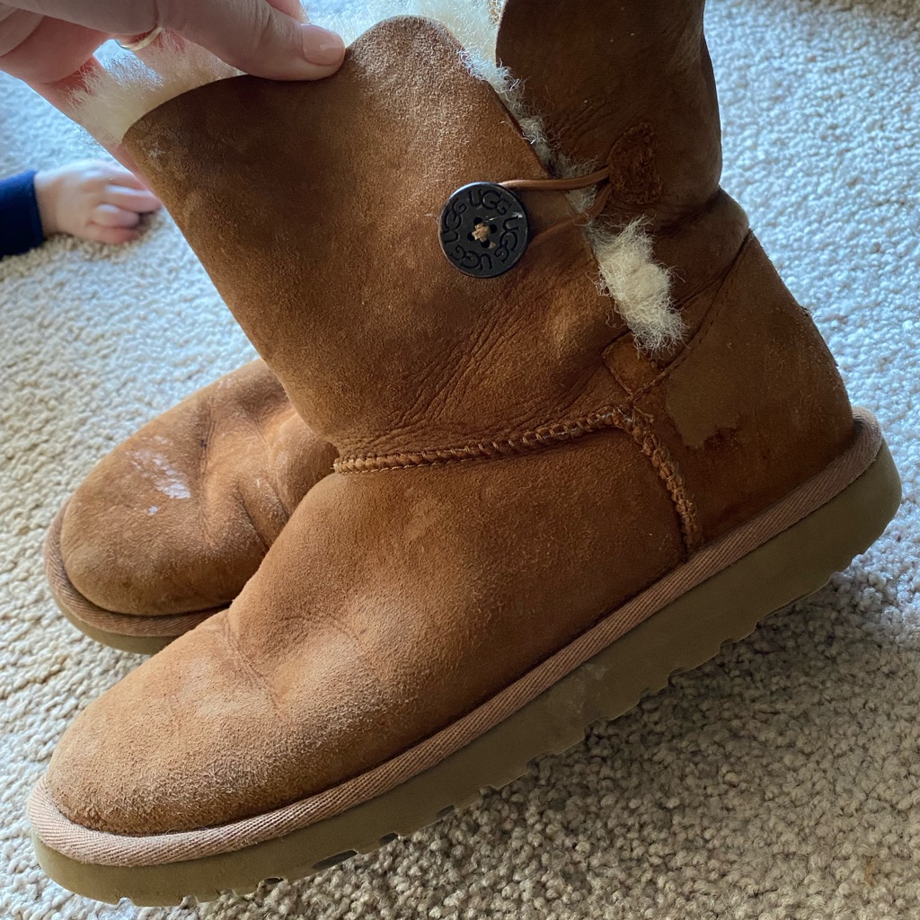 Short Bailey Button Uggs